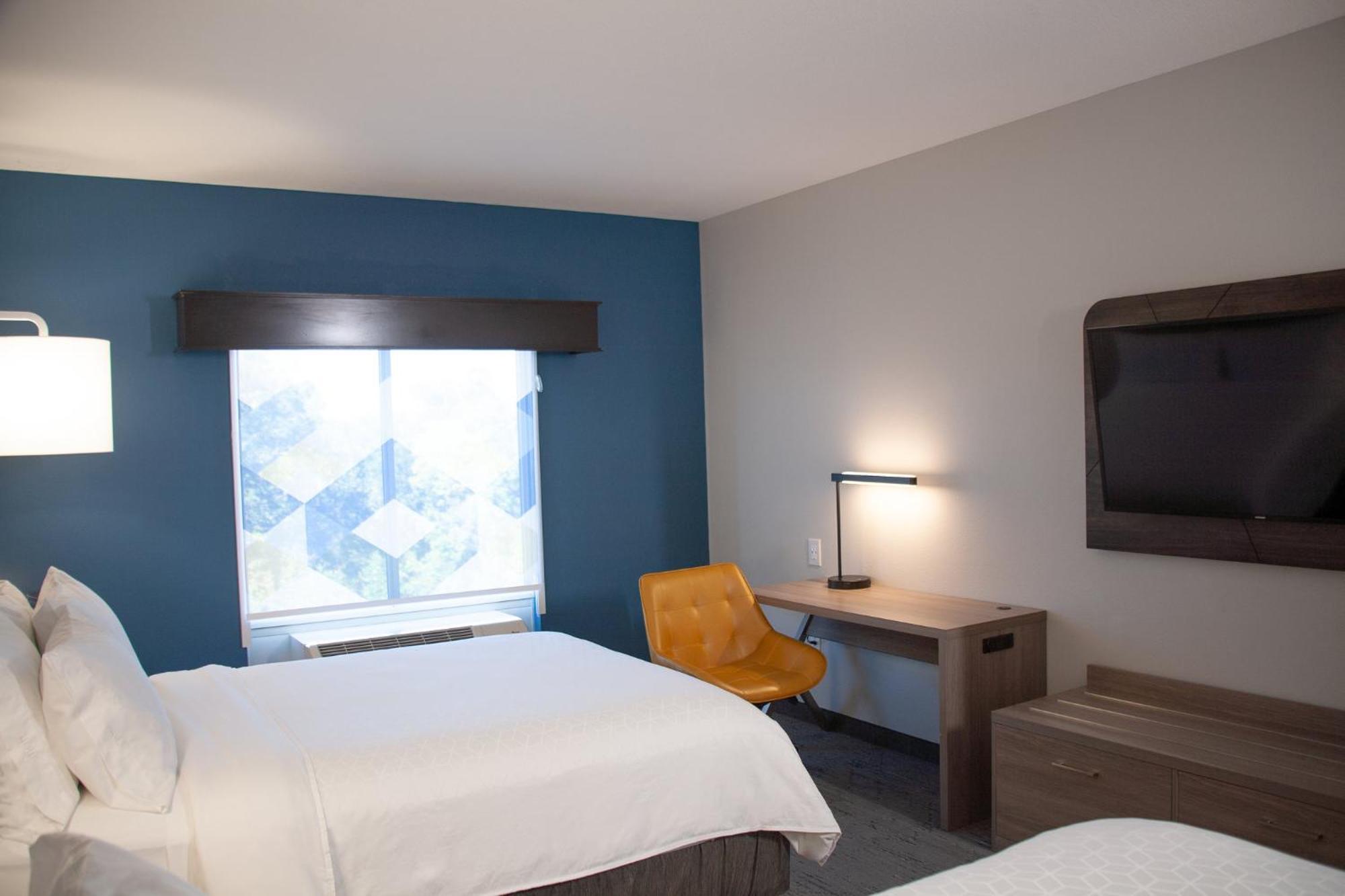 Express & By Ihg 3* Overland Park