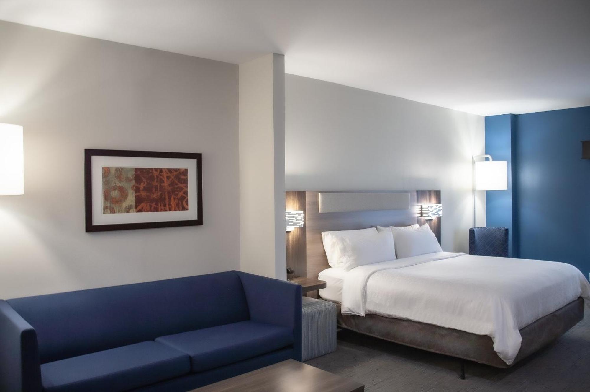 Express & By Ihg